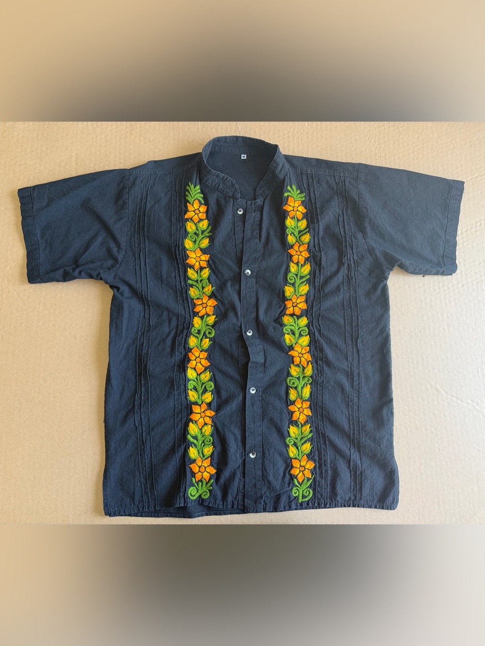 GUAYABERA Men Mexican Embroidered Short Sleeve Button Shirt Sz M Black